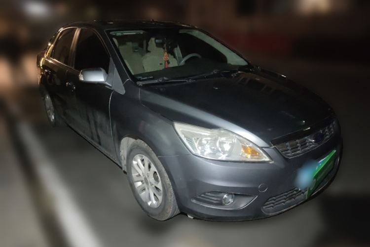 Used Ford Focus 2012 Sedan Classic 1.8L Automatic Fashion Edition Front Right 45 Deg