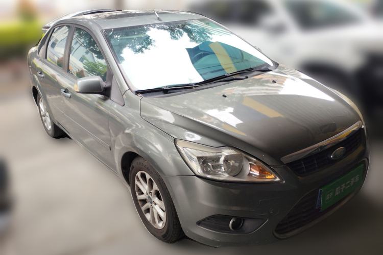 Used Ford Focus 2012 Sedan Classic 1.8L Automatic Fashion Edition Front Right 45 Deg