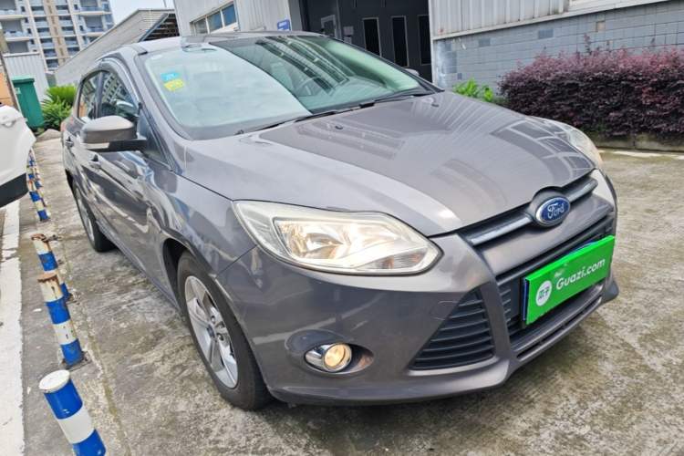 Used Ford Focus 2012 Sedan 1.6L Automatic Fashion Edition Front Right 45 Deg
