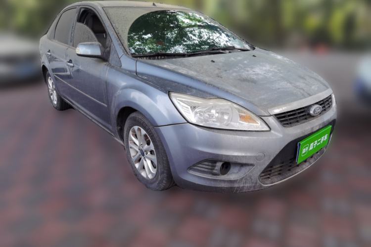 Used Ford Focus 2012 Sedan Classic 1.8L Manual Fashion Edition Front Right 45 Deg