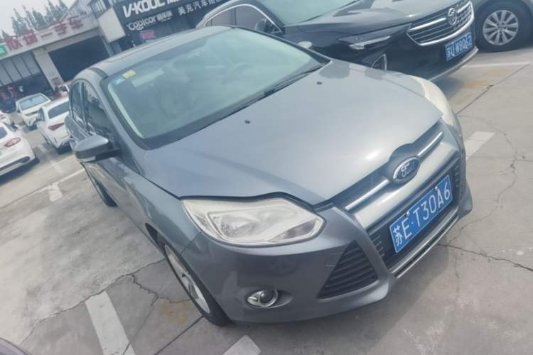 Used Ford Focus 2012 Sedan 1.6L Automatic Fashion Edition Front Right 45 Deg