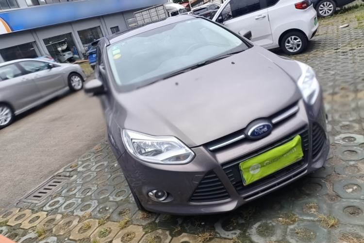 Used Ford Focus 2012 Sedan 1.6L Manual Fashion Edition Front Right 45 Deg