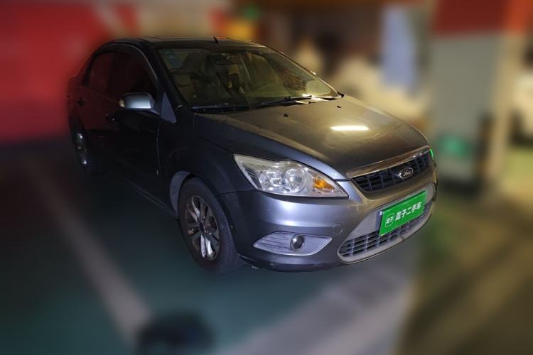 Used Ford Focus 2012 Sedan Classic 1.8L Manual Fashion Edition Front Right 45 Deg