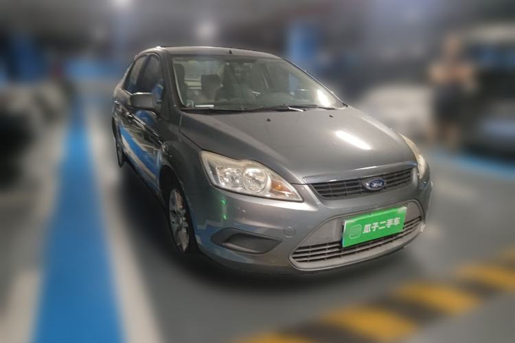 Used Ford Focus 2012 Sedan Classic 1.8L Automatic Base Model Front Right 45 Deg