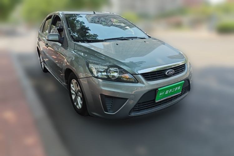 Used Ford Focus 2012 Hatchback Classic 1.8L Manual Fashion Edition Front Right 45 Deg