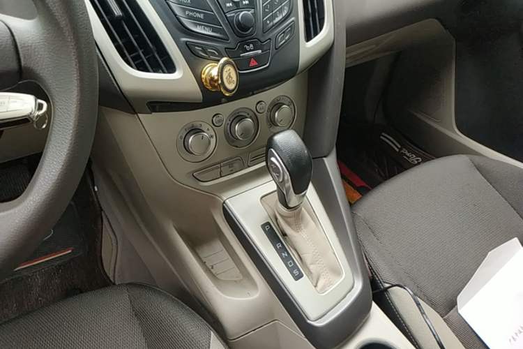 Used Ford Focus 2012 Sedan 1.6L Automatic Comfort Model Gear Lever