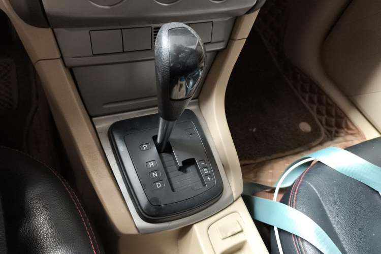 Used Ford Focus 2012 Sedan Classic 1.8L Automatic Base Model Gear Lever