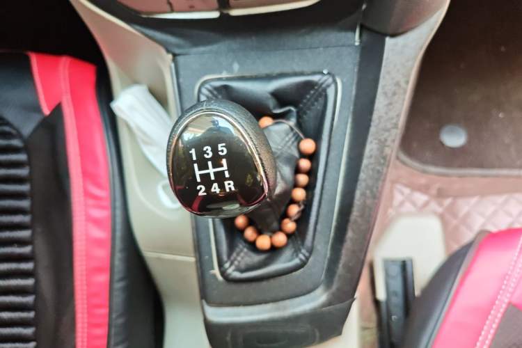 Used Ford Focus 2012 Sedan 1.6L Manual Comfort Model Gear Lever