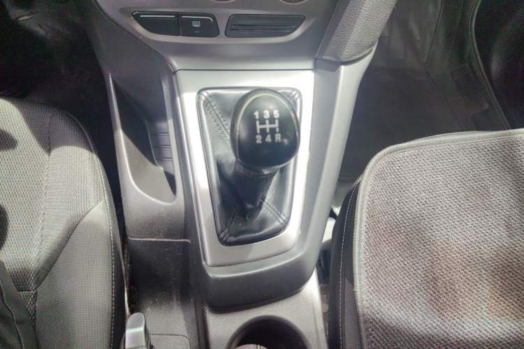 Used Ford Focus 2012 Hatchback 1.6L Manual Comfort Model Gear Lever