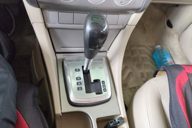 Used Ford Focus 2012 Sedan Classic 1.8L Automatic Fashion Edition Gear Lever