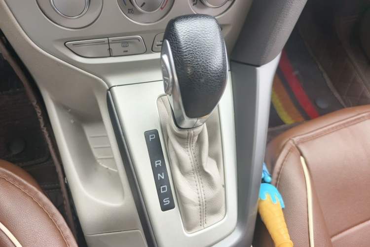 Used Ford Focus 2012 Sedan 1.6L Automatic Comfort Model Gear Lever