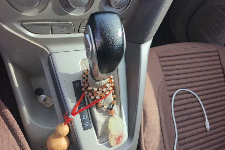 Used Ford Focus 2012 Sedan 1.6L Automatic Comfort Model Gear Lever