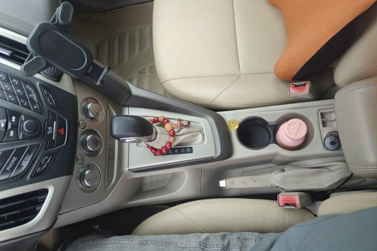 Used Ford Focus 2012 Sedan 1.6L Automatic Comfort Model Gear Lever