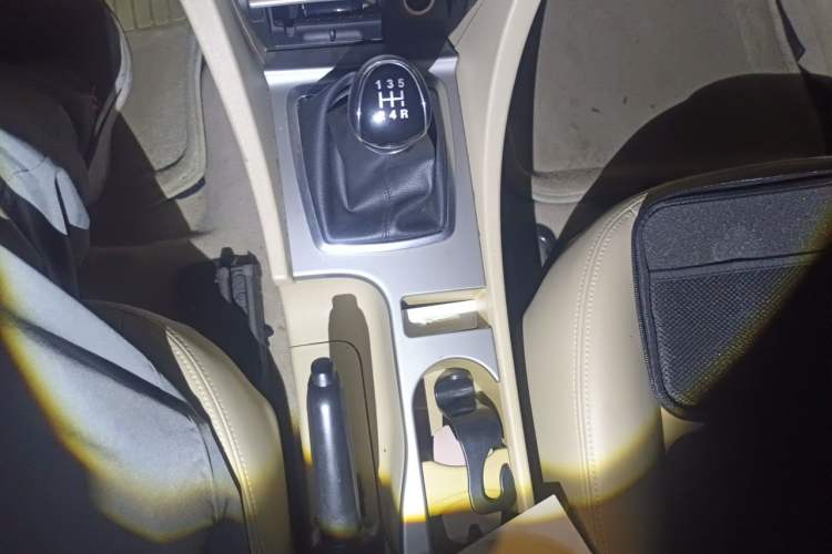 Used Ford Focus 2012 Sedan Classic 1.8L Manual Fashion Edition Gear Lever