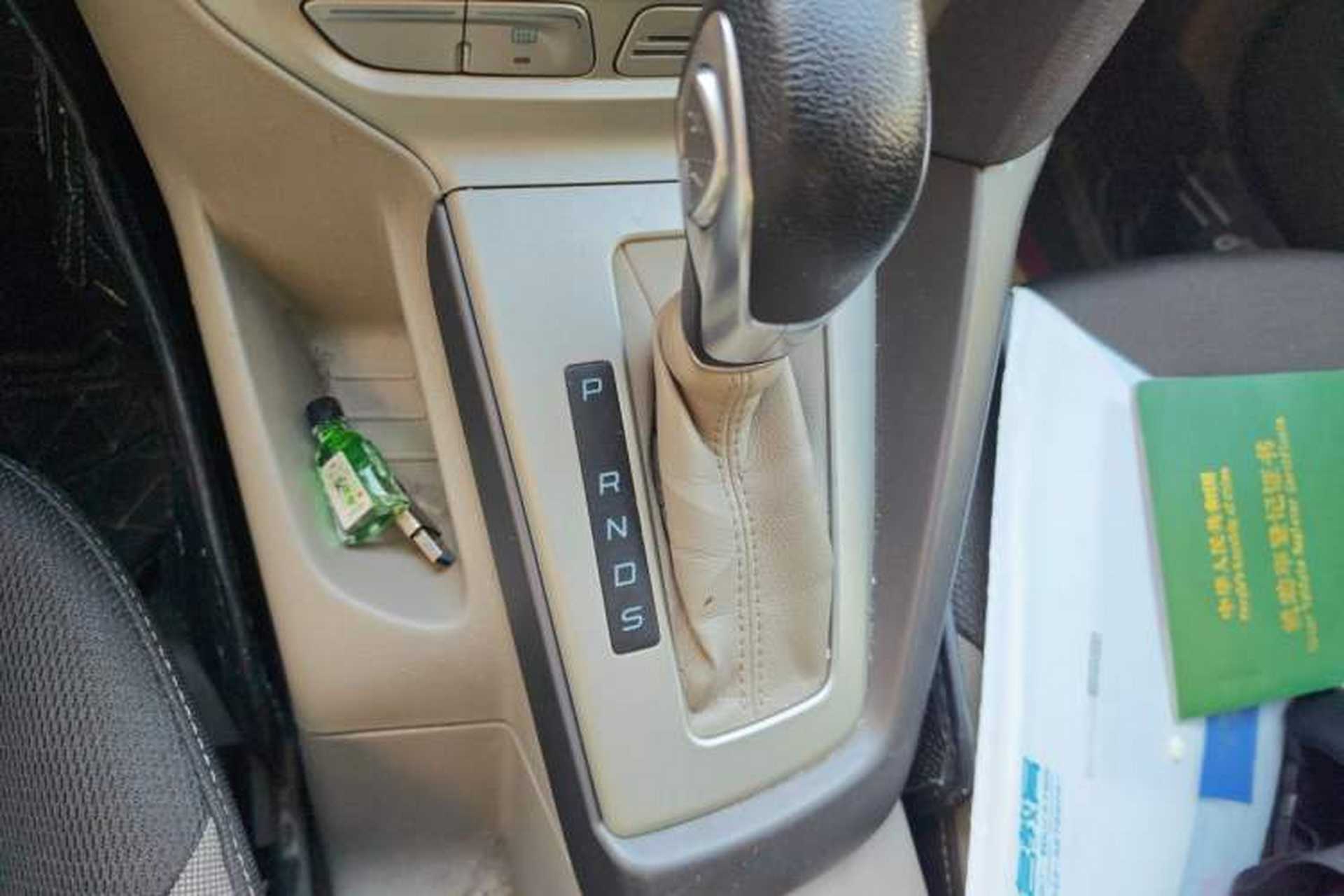 Used Ford Focus 2012 Sedan 1.6L Automatic Comfort Model Gear Lever