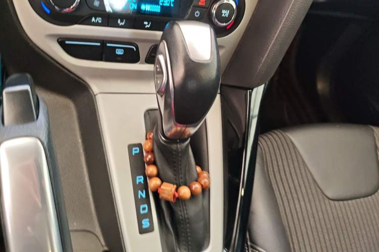 Used Ford Focus 2012 Hatchback 2.0L Automatic Luxury Sport Model Gear Lever