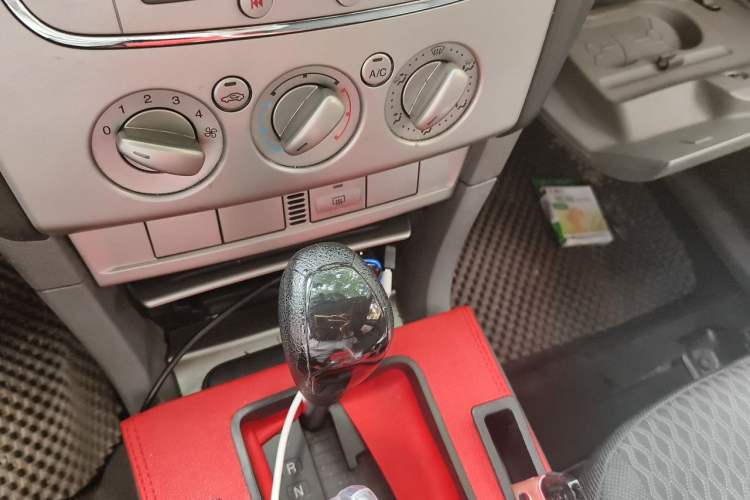 Used Ford Focus 2012 Hatchback Classic 1.8L Automatic Base Model Gear Lever