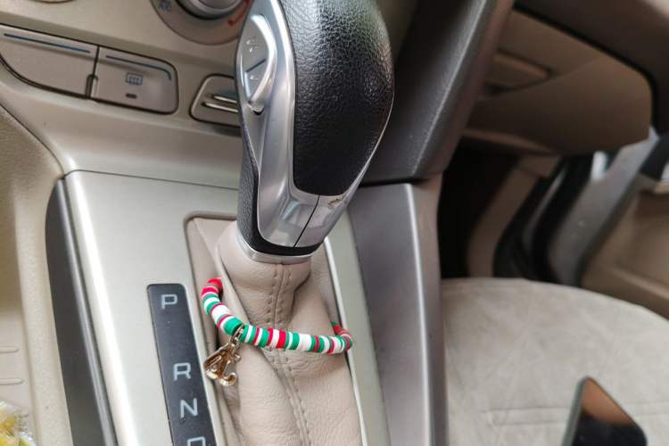 Used Ford Focus 2012 Sedan 1.6L Automatic Comfort Model Gear Lever