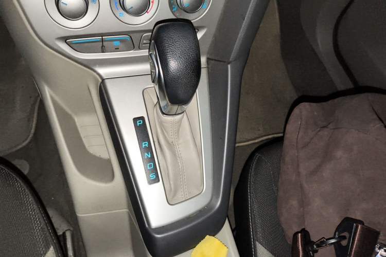 Used Ford Focus 2012 Sedan 1.6L Automatic Comfort Model Gear Lever
