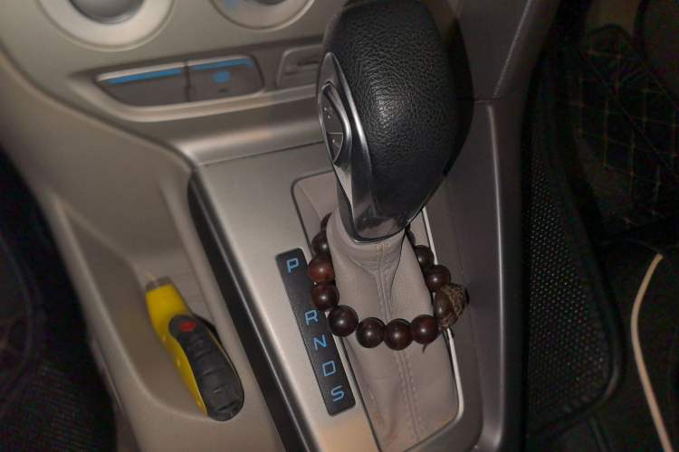 Used Ford Focus 2012 Sedan 1.6L Automatic Comfort Model Gear Lever