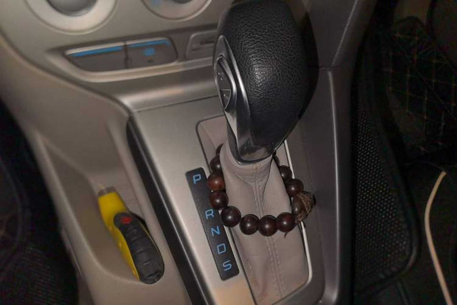 Used Ford Focus 2012 Sedan 1.6L Automatic Comfort Model Gear Lever