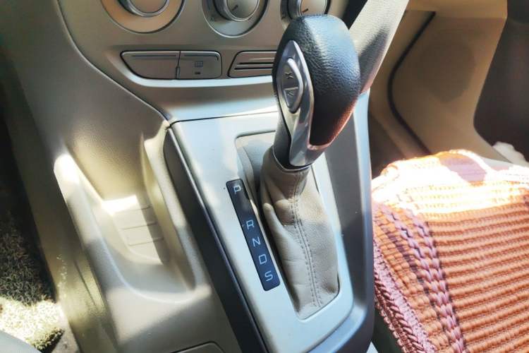 Used Ford Focus 2012 Sedan 1.6L Automatic Comfort Model Gear Lever