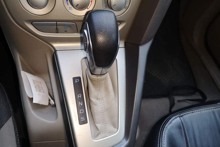 Used Ford Focus 2012 Sedan 1.6L Automatic Comfort Model Gear Lever