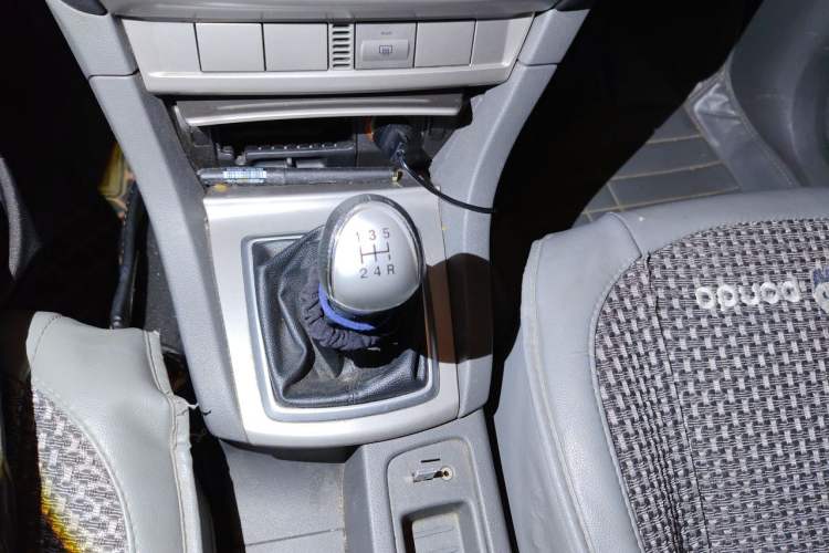 Used Ford Focus 2012 Hatchback Classic 1.8L Manual Base Model Gear Lever