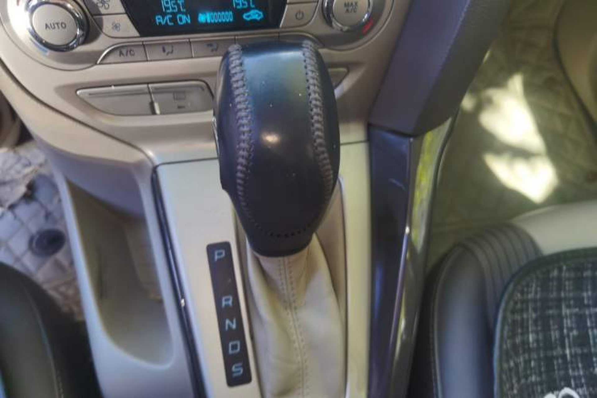 Used Ford Focus 2012 Sedan 1.6L Automatic Comfort Model Gear Lever