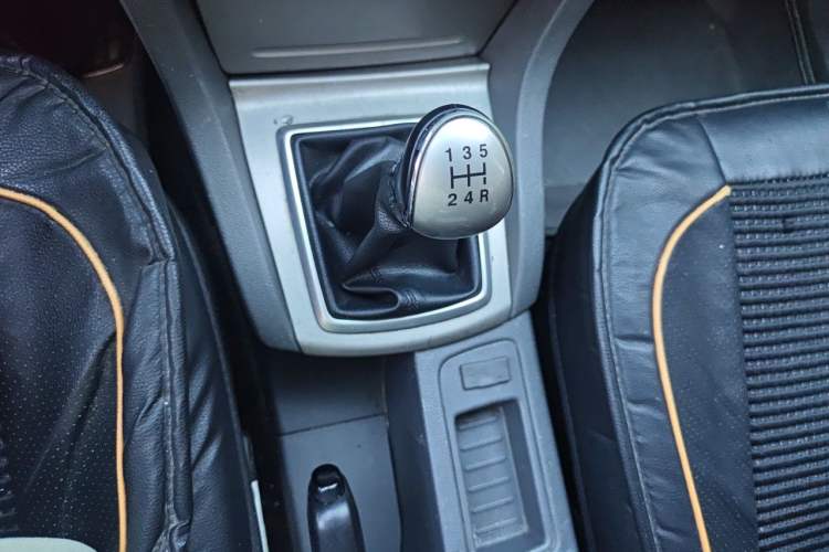 Used Ford Focus 2012 Hatchback Classic 1.8L Manual Base Model Gear Lever