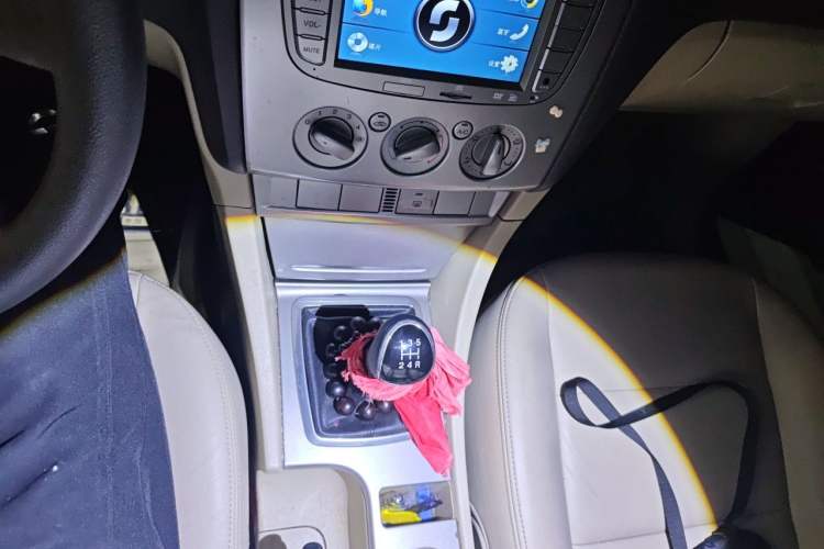 Used Ford Focus 2012 Sedan Classic 1.8L Manual Fashion Edition Gear Lever