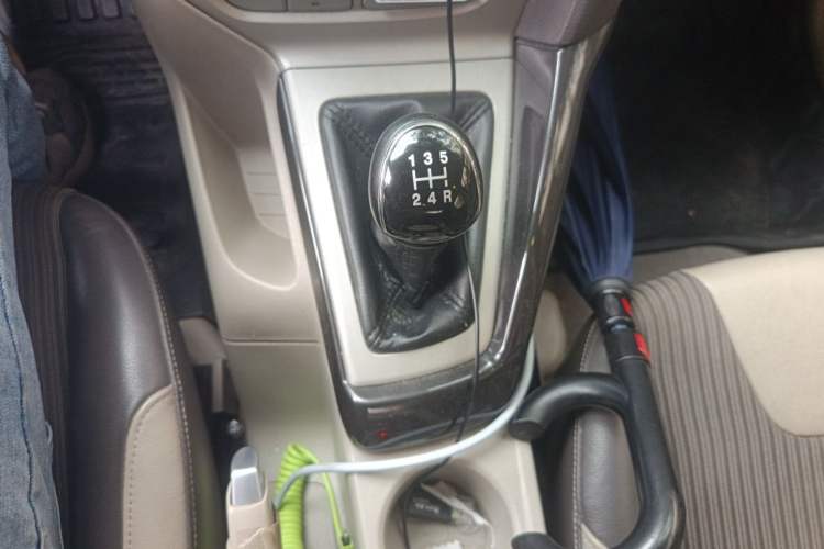 Used Ford Focus 2012 Sedan 1.6L Manual Fashion Edition Gear Lever