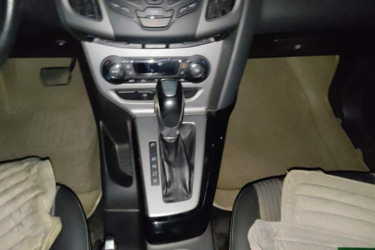 Used Ford Focus 2012 Hatchback 1.6L Automatic Comfort Model Gear Lever