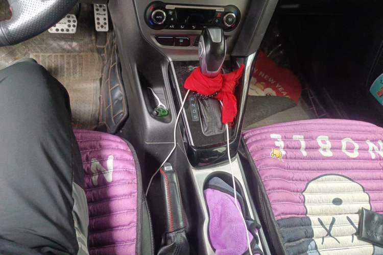 Used Ford Focus 2012 Hatchback 1.6L Automatic Fashion Edition Gear Lever