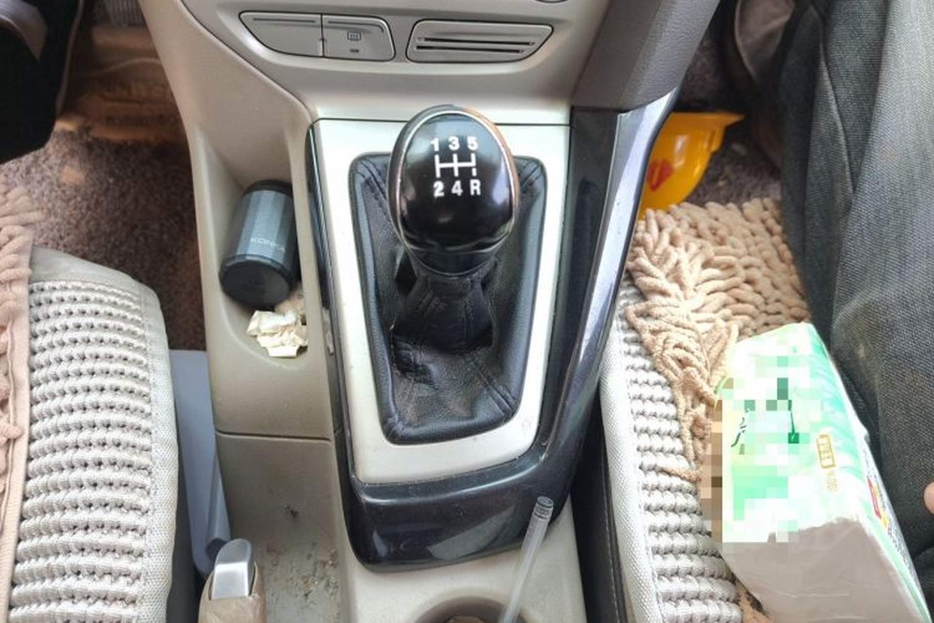 Used Ford Focus 2012 Sedan 1.6L Manual Fashion Edition Gear Lever