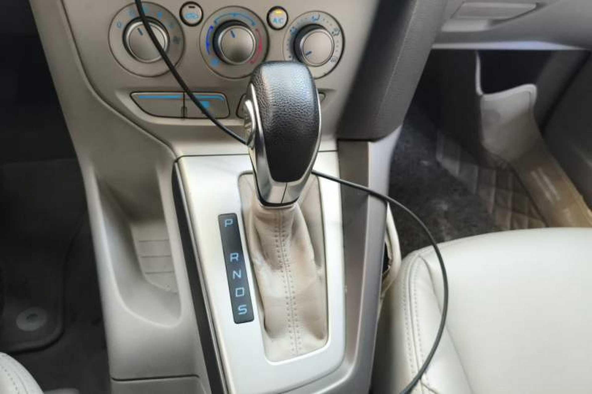 Used Ford Focus 2012 Sedan 1.6L Automatic Comfort Model Gear Lever