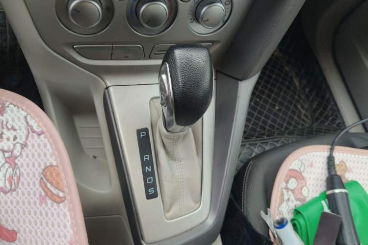 Used Ford Focus 2012 Sedan 1.6L Automatic Comfort Model Gear Lever