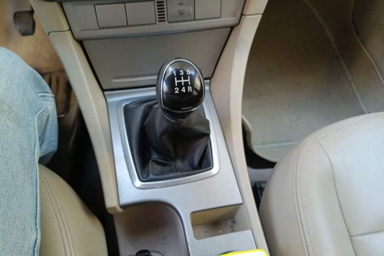 Used Ford Focus 2012 Hatchback Classic 1.8L Manual Base Model Gear Lever