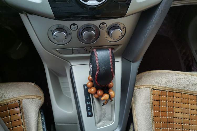 Used Ford Focus 2012 Sedan 1.6L Automatic Comfort Model Gear Lever