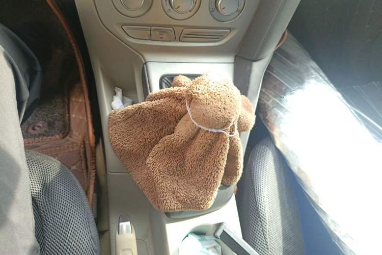 Used Ford Focus 2012 Sedan 1.6L Manual Comfort Model Gear Lever
