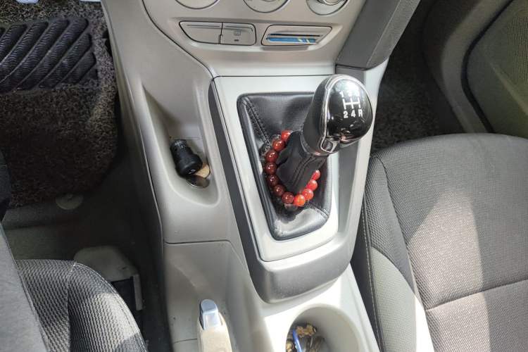 Used Ford Focus 2012 Sedan 1.6L Manual Comfort Model Gear Lever
