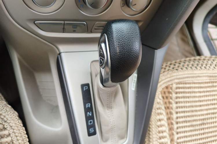 Used Ford Focus 2012 Sedan 1.6L Automatic Comfort Model Gear Lever