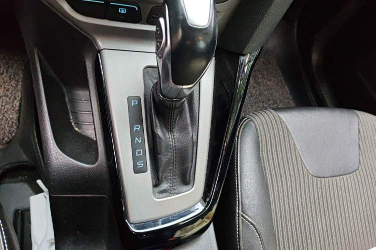 Used Ford Focus 2012 Hatchback 1.6L Automatic Fashion Edition Gear Lever