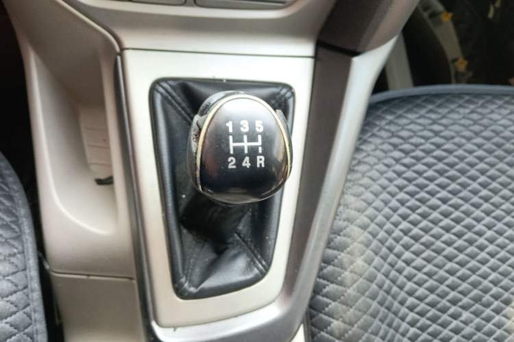 Used Ford Focus 2012 Sedan 1.6L Manual Comfort Model Gear Lever