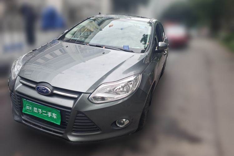 Used Ford Focus 2012 Sedan 1.6L Manual Fashion Edition Guazi used car, China used car export, Used car for sale, Used cars, Cheapest cars for sale