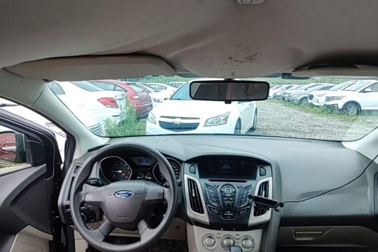 Used Ford Focus 2012 Sedan 1.6L Automatic Comfort Model Headliner