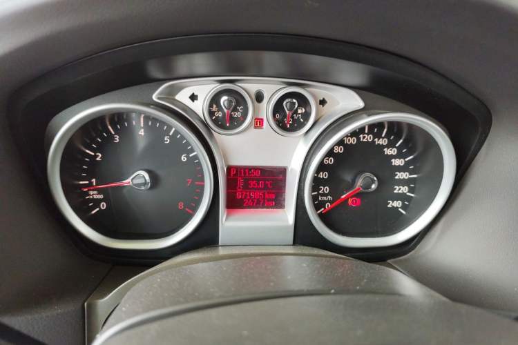 Used Ford Focus 2012 Sedan Classic 1.8L Automatic Fashion Edition Instrument Cluster