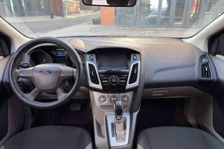 Used Ford Focus 2012 Sedan 1.6L Automatic Comfort Model Interior 2