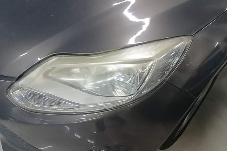 Used Ford Focus 2012 Sedan 1.6L Automatic Fashion Edition Left Front Headlight