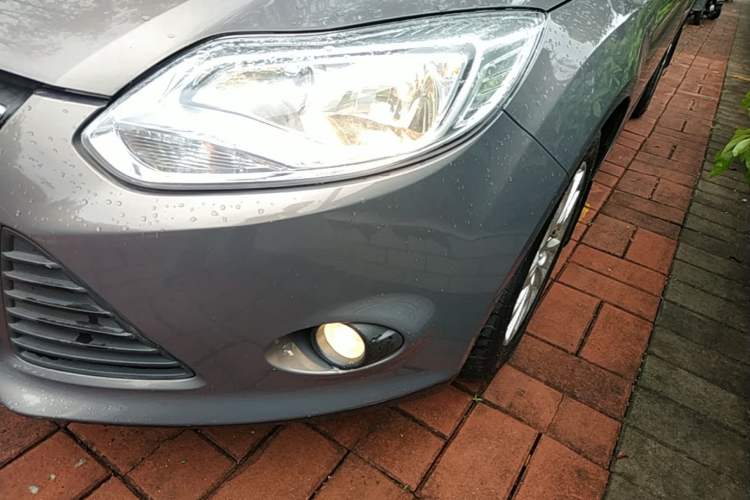 Used Ford Focus 2012 Sedan 1.6L Automatic Comfort Model Left Front Headlight